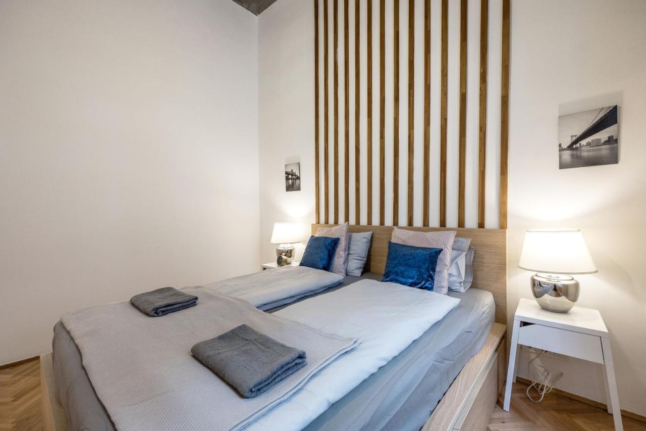 Industrial Fantasy Apartment Budapest Exterior photo